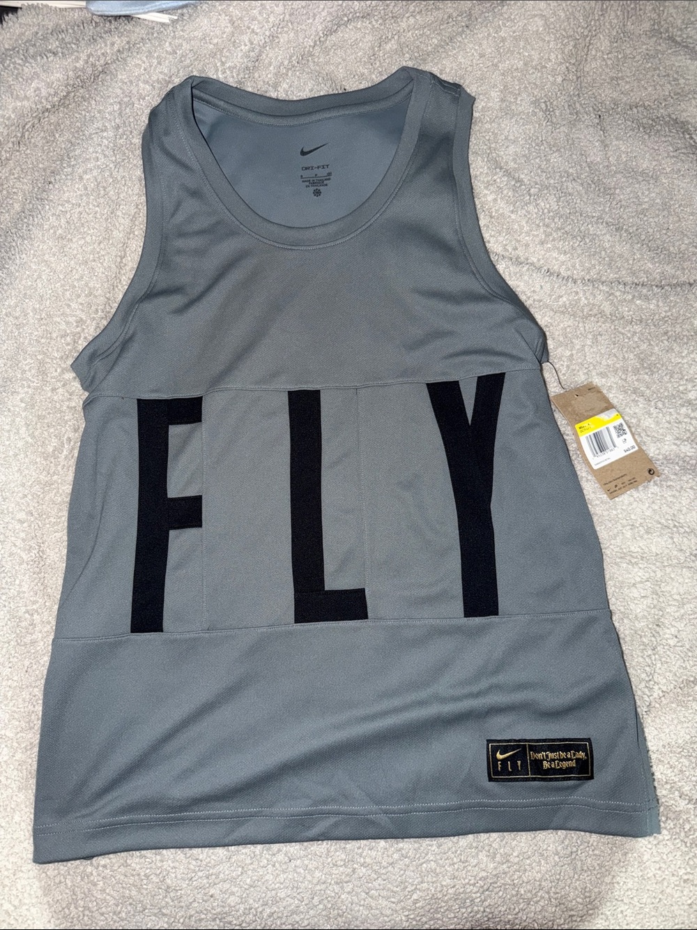 NWT nike women’s fly dri-fit Swoosh sleeveless gym shirt size small
